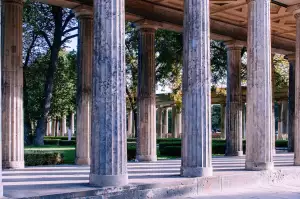 Colonnade Recenze